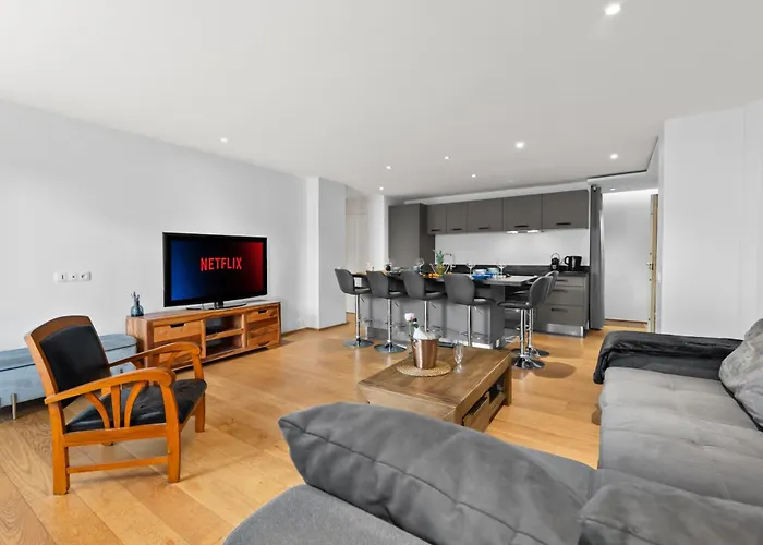 Luxueux Deux Pieces - Proche De La - Fu דירה *