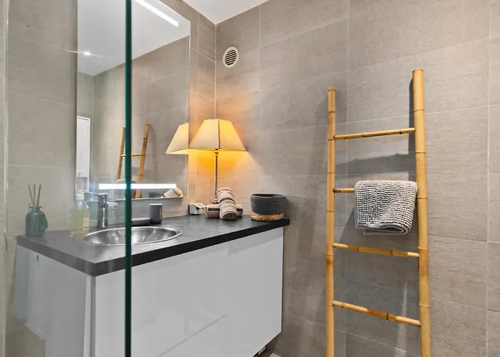 Luxueux Deux Pieces - Proche De La - Fu דירה